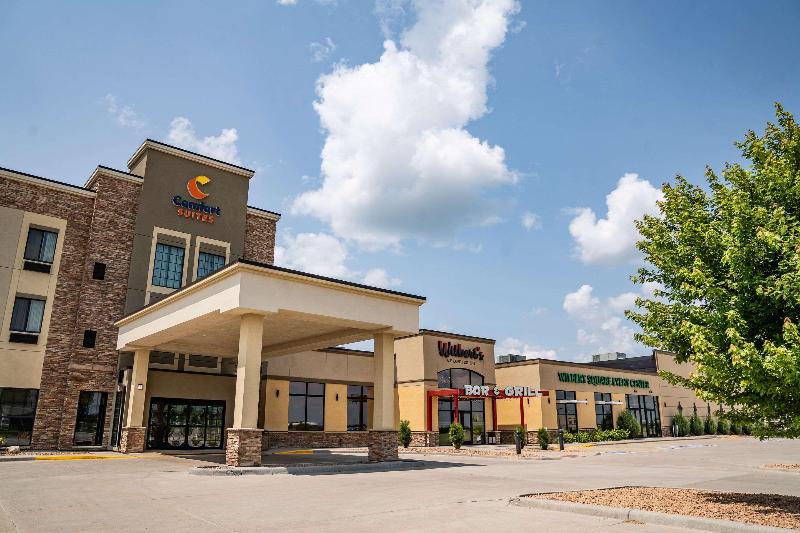 Comfort Suites University Brookings image