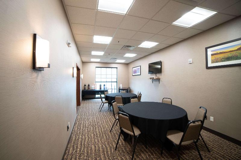 Comfort Suites University Brookings image