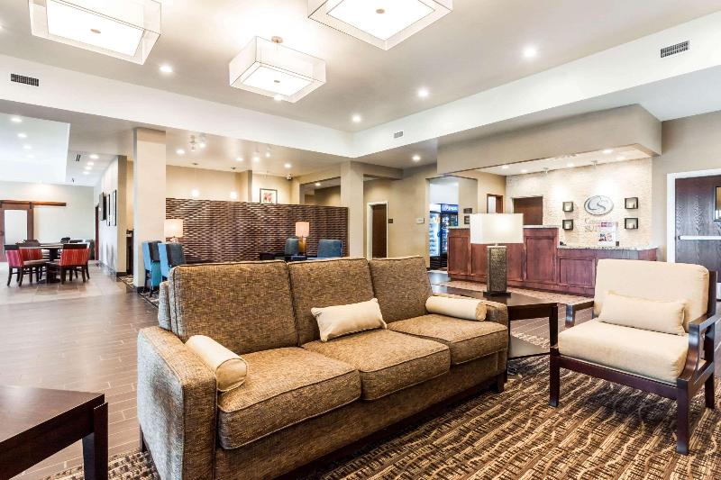 Comfort Suites University Brookings image