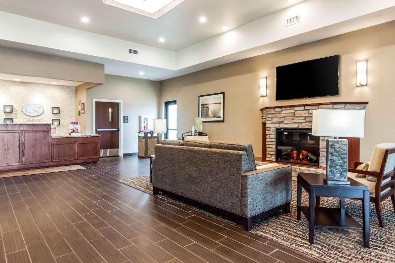Comfort Suites University Brookings image