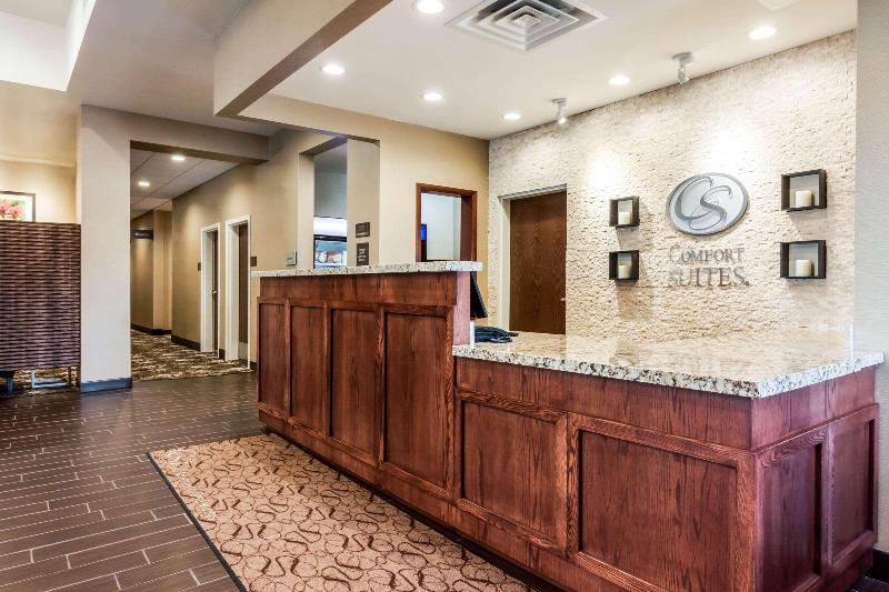 Comfort Suites University Brookings image