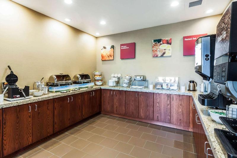 Comfort Suites University Brookings image