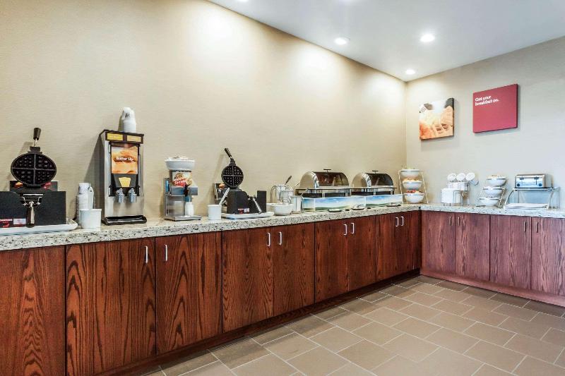 Comfort Suites University Brookings image