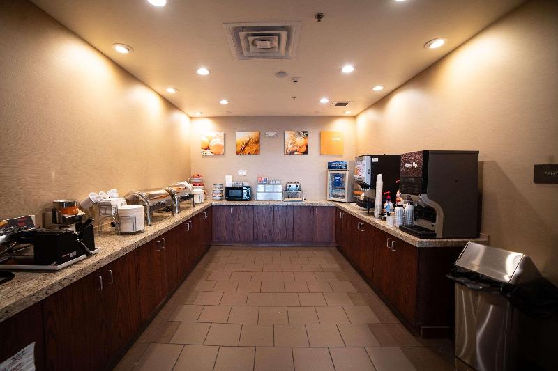 Comfort Suites University Brookings image