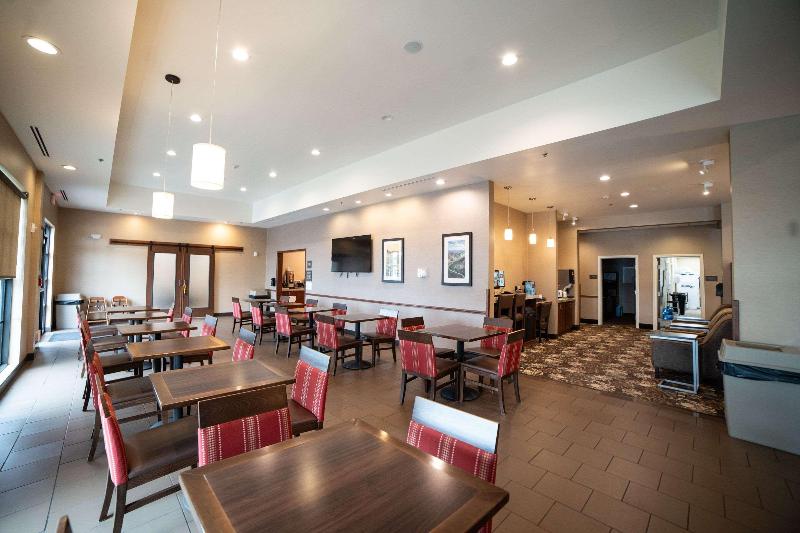 Comfort Suites University Brookings image