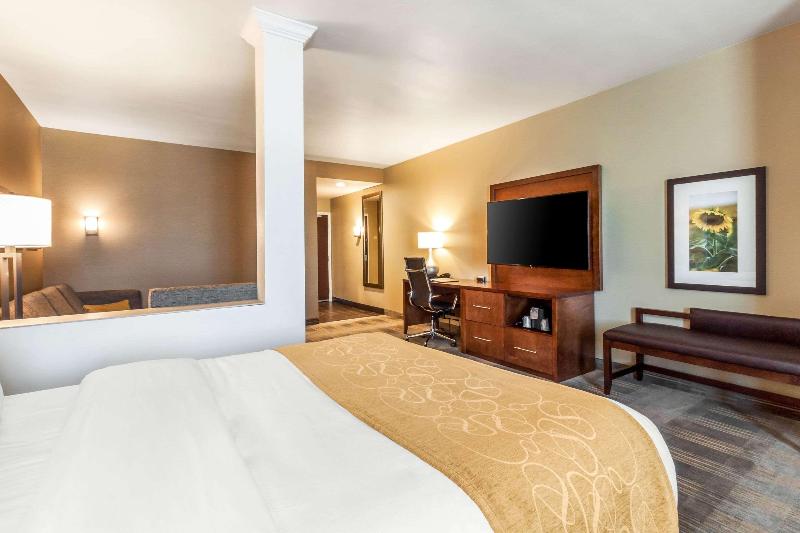 Comfort Suites University Brookings image 2