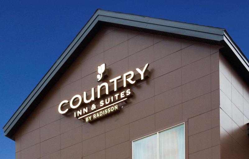 Country Inn & Suites by Radisson Pierre SD image