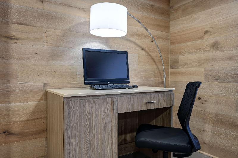 Country Inn & Suites by Radisson Pierre SD image