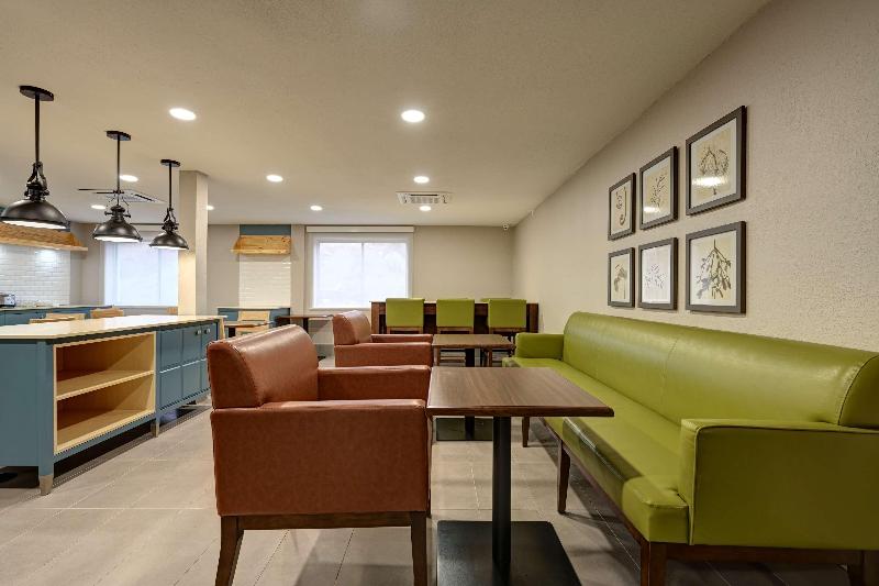 Country Inn & Suites by Radisson Pierre SD image