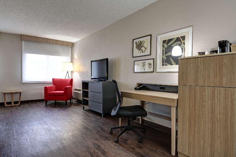 Country Inn & Suites by Radisson Pierre SD image