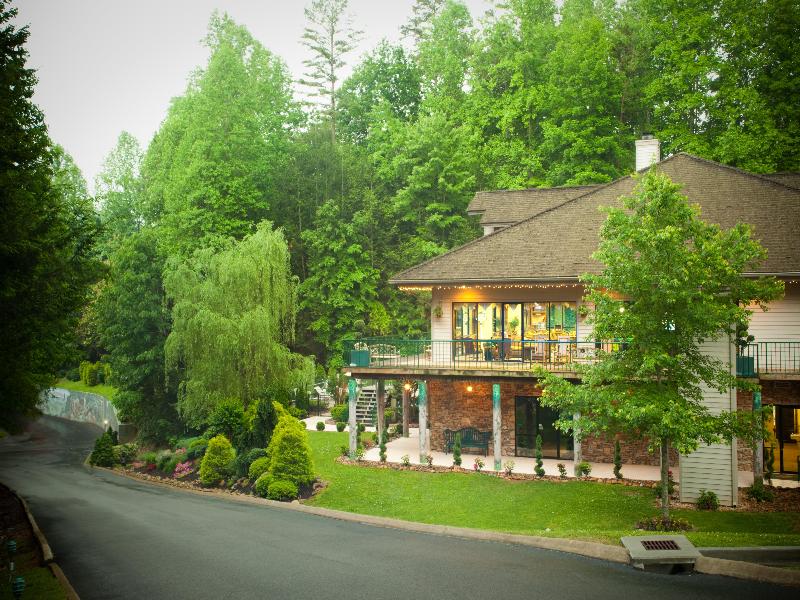 Hilton Vacation Club MountainLoft Gatlinburg image