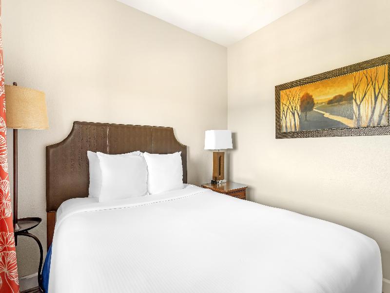 SUITE Accessible-Queen Size Bed