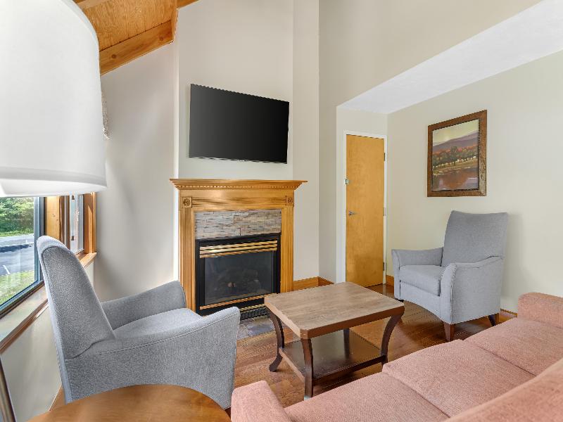 TOWNHOME THREE BEDROOMS — photo 13