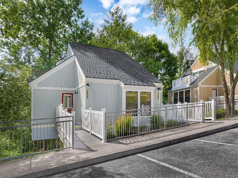 TOWNHOME TWO BEDROOMS