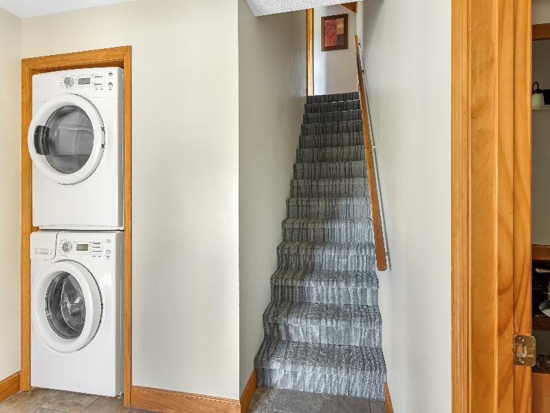 TOWNHOME TWO BEDROOMS — photo 7