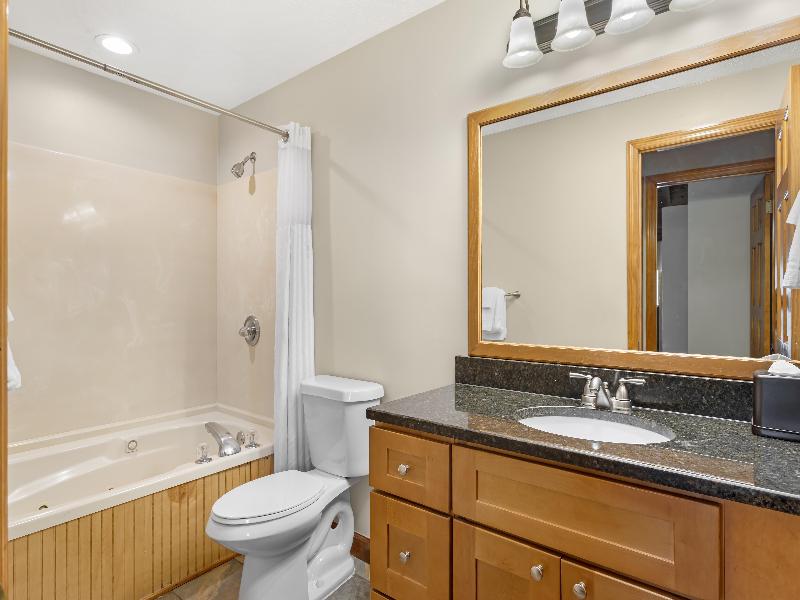 TOWNHOME QUEEN SIZE BED — photo 11