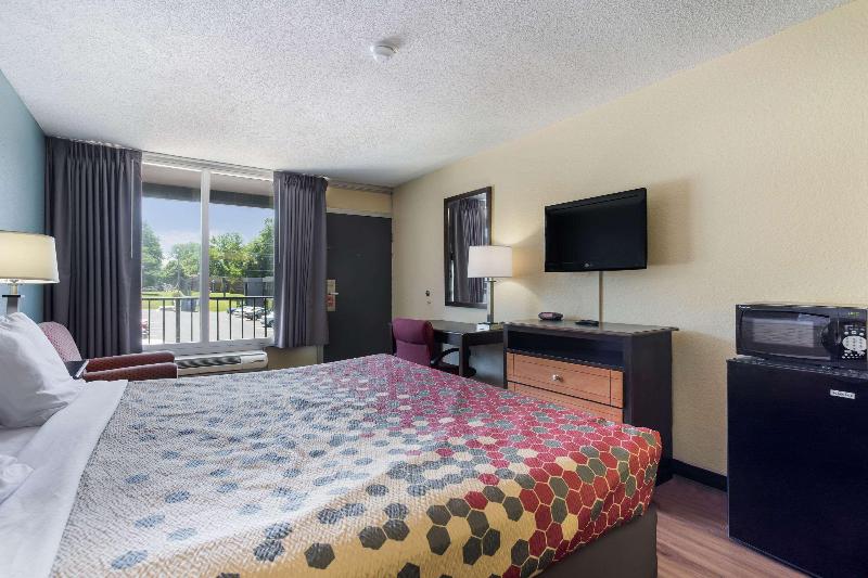 Econo Lodge Gallatin - Metro Nashville image
