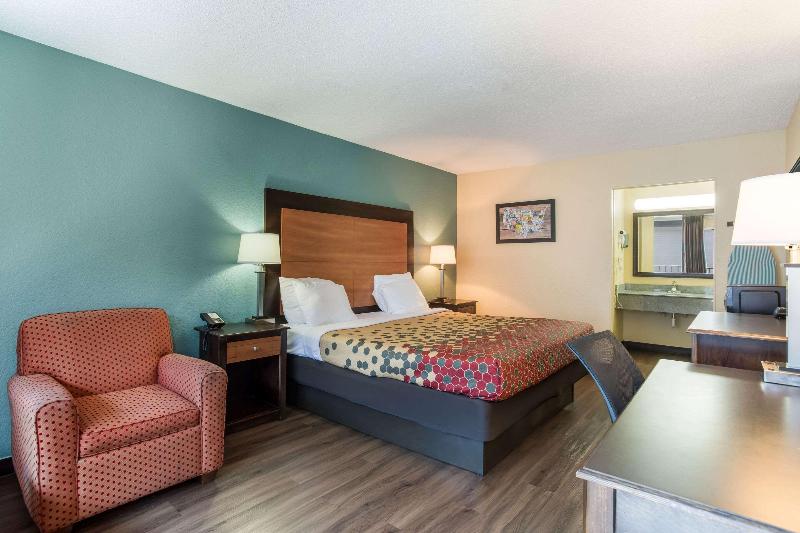 Econo Lodge Gallatin - Metro Nashville image