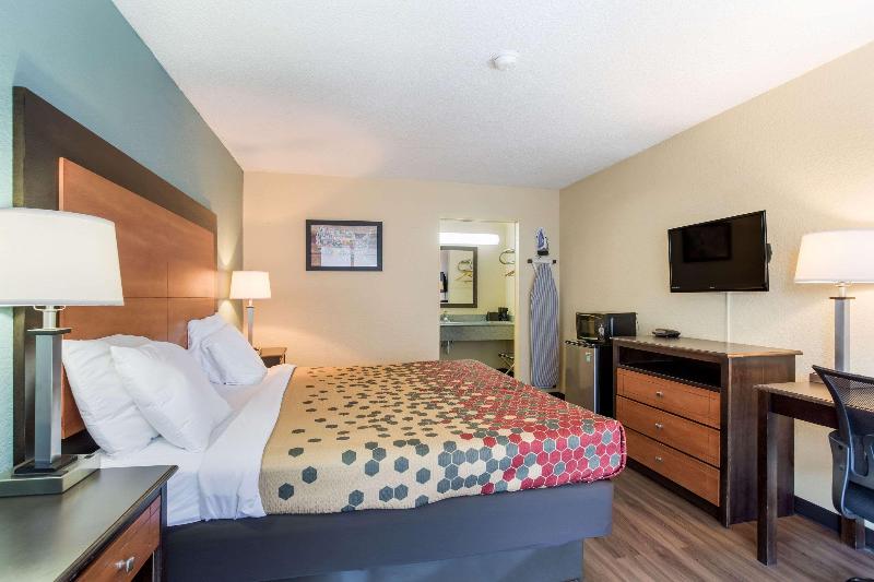 Econo Lodge Gallatin - Metro Nashville image
