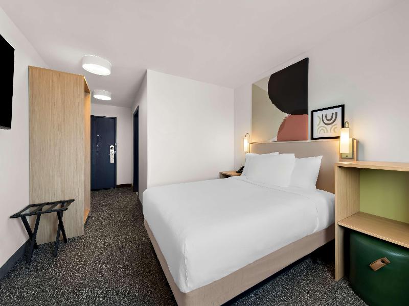 Spark by Hilton Norfolk image