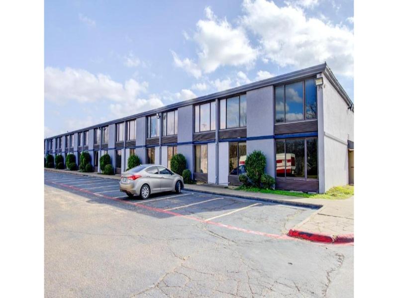 Capital O Duncanville Tx image