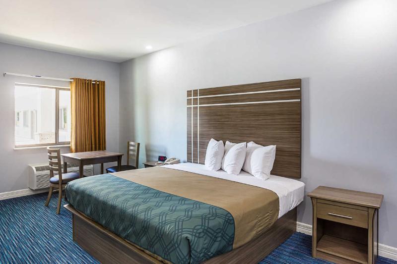 Hotel Rodeway Inn & Suites Houston near Spring