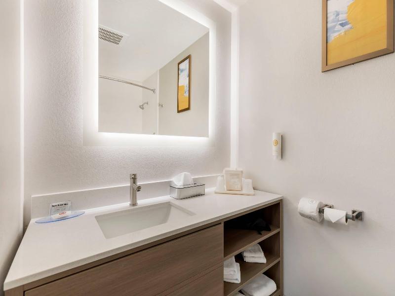 Comfort Inn BallardRoosevelt image