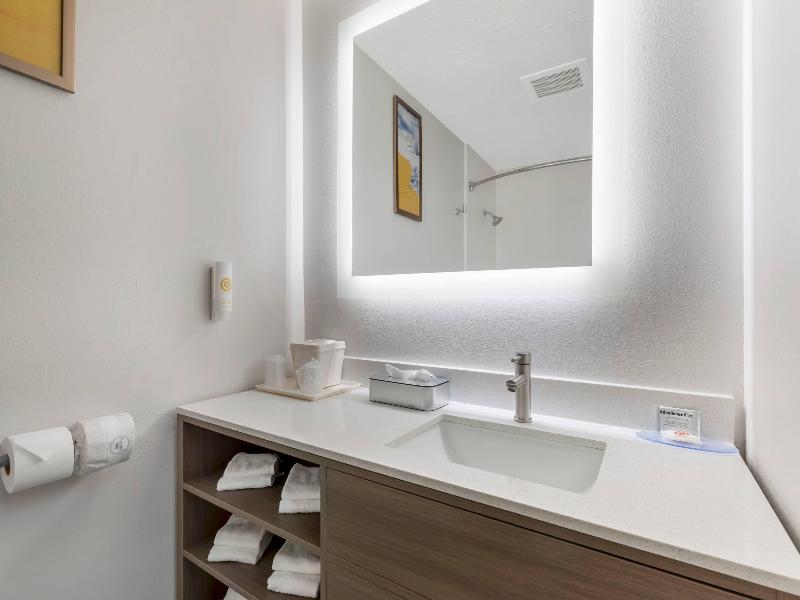 Comfort Inn BallardRoosevelt image