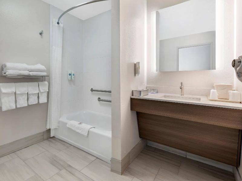 Comfort Inn BallardRoosevelt image