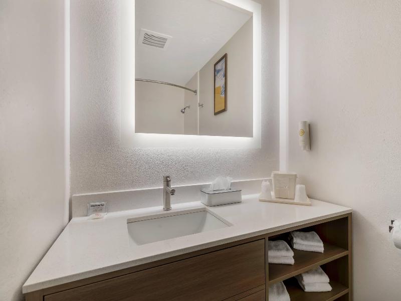 Comfort Inn BallardRoosevelt image