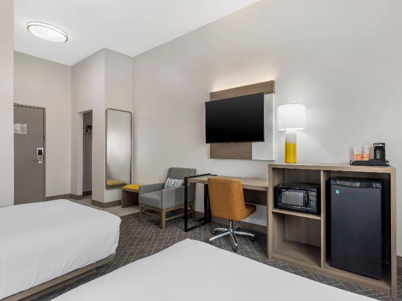 Comfort Inn BallardRoosevelt image 8