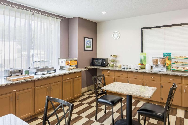Quality Inn Warsaw Near Rappahannock River image