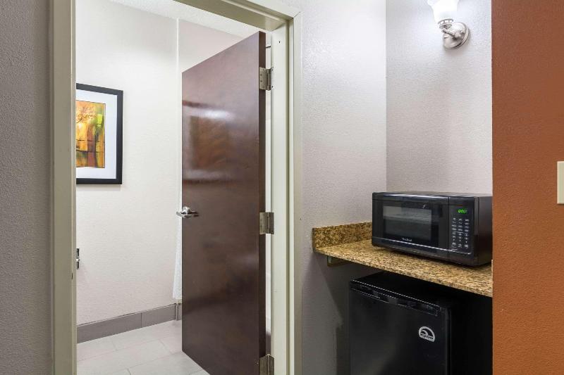 Quality Inn Warsaw Near Rappahannock River image