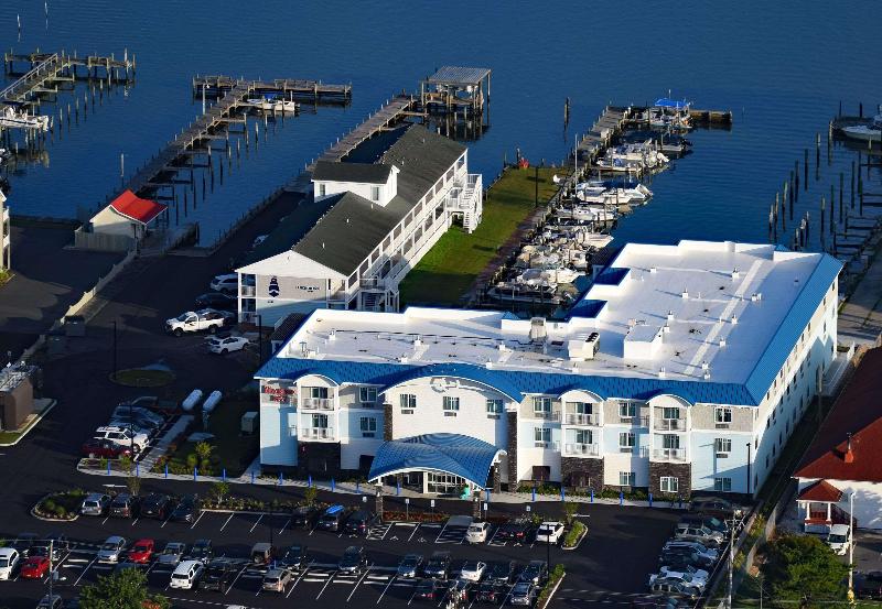 Marina Bay Hotel & Suites, an Ascend Hotel Collect image