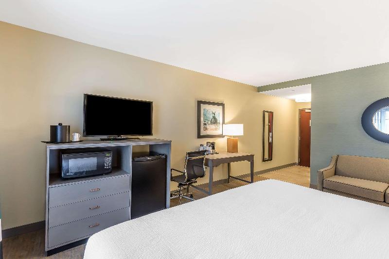 Marina Bay Hotel & Suites, an Ascend Hotel Collect image