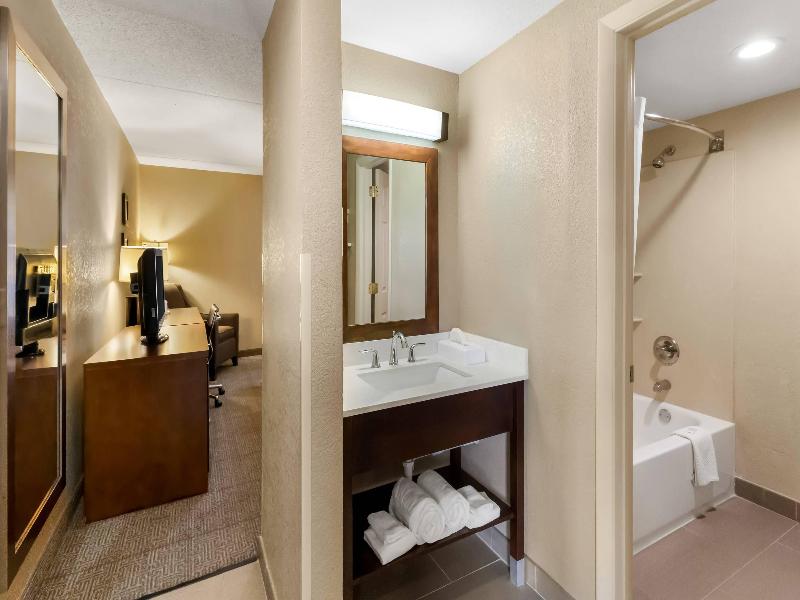 Quality Inn image