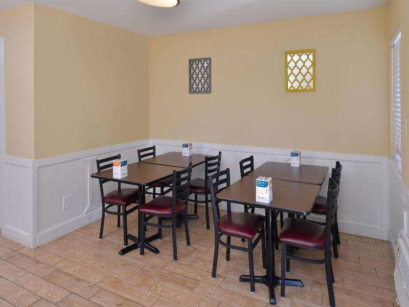 Econo Lodge Kennewick image