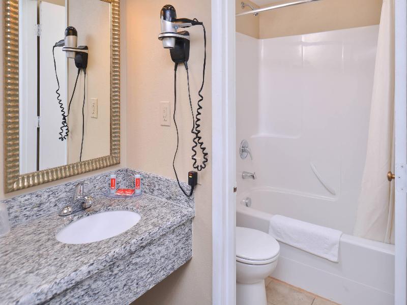Econo Lodge Kennewick image