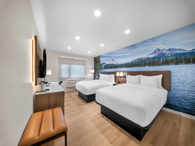 QUADRUPLE TWO QUEEN BEDS NON SMOKING — photo 6