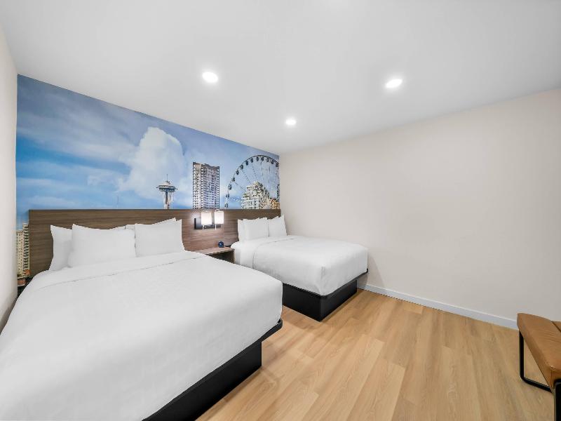 SUITE TWO QUEEN BEDS — photo 4