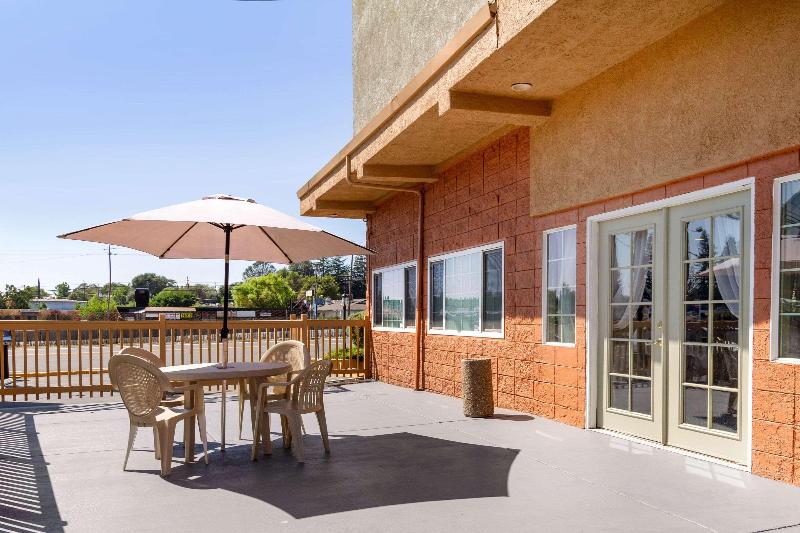 Rodeway Inn - Image 2