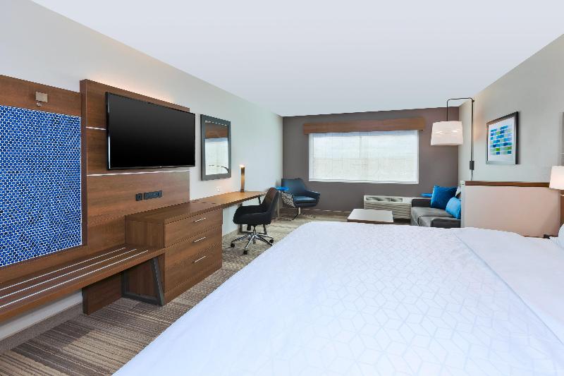 Holiday Inn Express And Sts Eau Claire West I-94 image