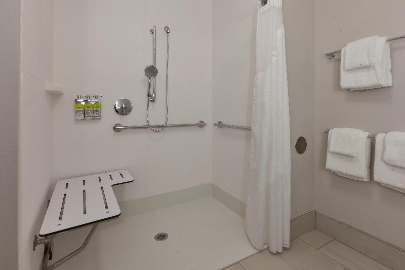 Holiday Inn Express And Sts Eau Claire West I-94 photo 21
