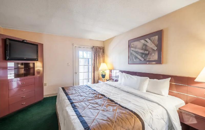 Rodeway Inn & Suites image