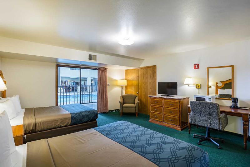 Econo Lodge Waupaca image