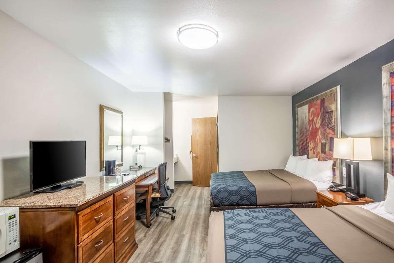 Econo Lodge Waupaca image
