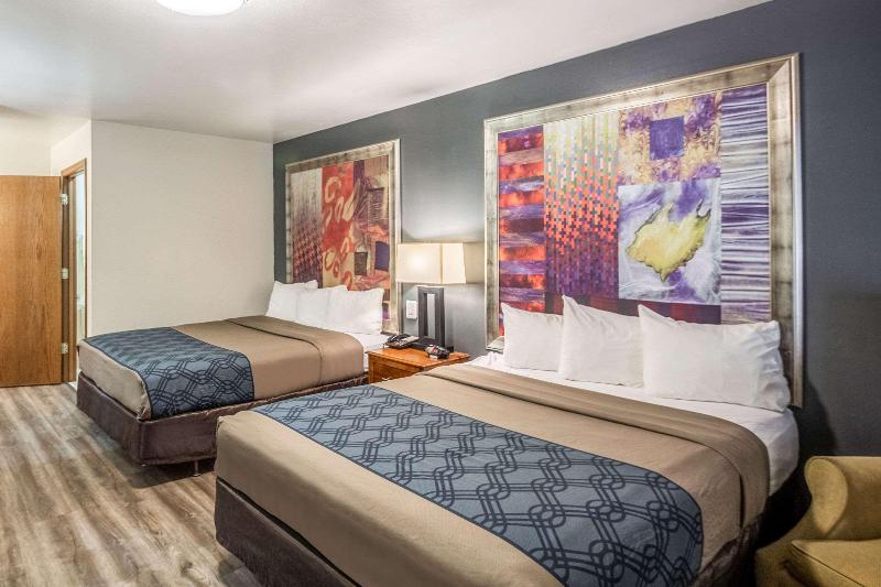 Econo Lodge Waupaca image