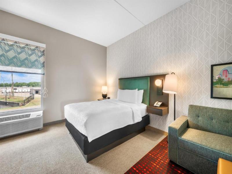 Home2 Suites by Hilton Charlotte Airport image