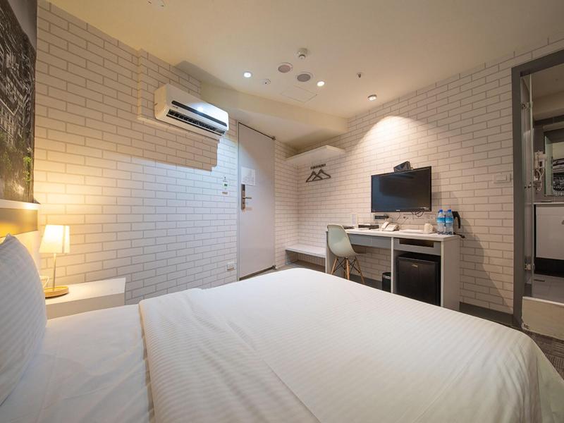 9Ine Hotel image