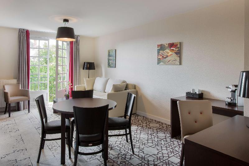 Best Western Blanche De Castille Dourdan image